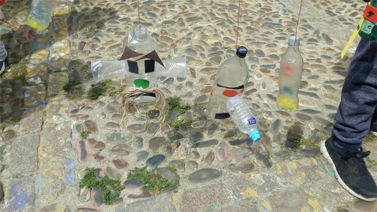 Figuras con Botellas de Plástico